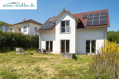 1.jpg - Familienhaus in toller Lage mit viele Extras