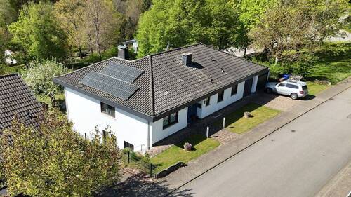 Straßenansicht - 7 Zimmer Einfamilienhaus in Wallhalben