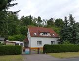 Ansicht.JPG - Einfamilienhaus mit schöner Einliegerwohnung, großes Nebengelass mit 2 Garagen, Sommerküche, Bad und Werkstatt mit herrlicher Lage am Waldrand
