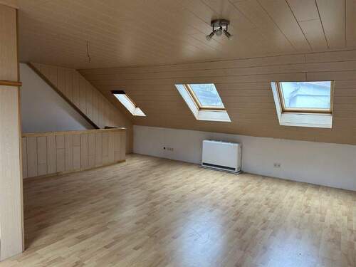 großer Wohnraum / Schlafzimmer Dachgeschoss - 