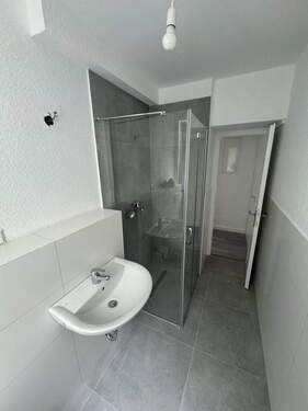 Badezimmer - Etagenwohnung mit 70,00 m&sup2; in Wennigsen (Deister) zur Miete