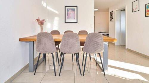 Platz für Gäste - 2 Zimmer Etagenwohnung in Bietigheim-Bissingen / Bissingen