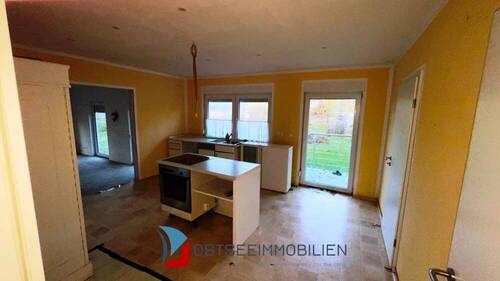 Essen - Reserviert, Handwerkerhaus, TOP- Angebot für kurze Zeit, EFH, Grdstk. ca. 2.685 m², ca. 224 m² Wfl., Teilsaniert, Teil-Keller, Hühnerstall, vollständi