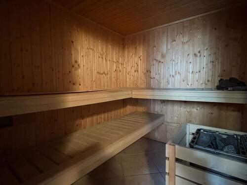 KG Sauna.jpg - 
