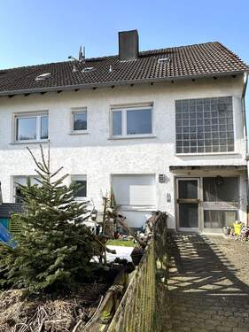 Hauseingang - 9 Zimmer Mehrfamilienhaus, Wohnhaus in Breckerfeld