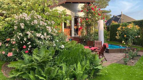 Rosengarten auf Terrasse - Lachshuhnweg 1, 12355 Berlin - 649.000,00&nbsp;EUR Kaufpreis, ca.&nbsp; 117,00&nbsp;m&sup2;&nbsp;Wohnfl&auml;che