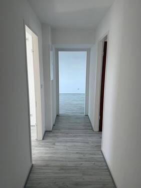 Flur - Etagenwohnung mit 52,70 m&sup2; in Mülheim an der Ruhr zur Miete