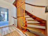 Treppe ins Obergeschoss - 