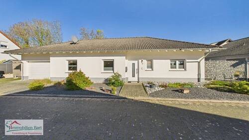 Frontansicht - MERZIG-BALLERN: BUNGALOW MIT GARTEN UND GARAGE IN TOP WOHNLAGE!