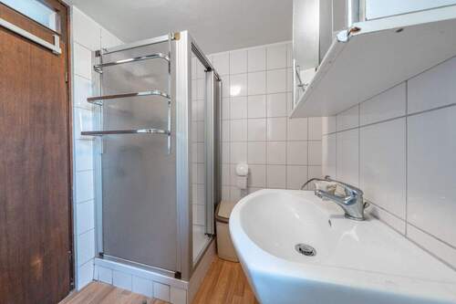 mit eigenem Badezimmer - 