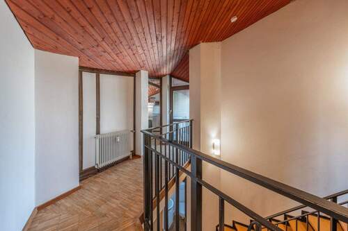 Durch den offenen Flur geht es - 