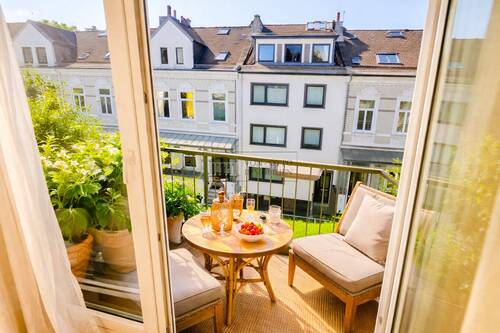sommerlicher Balkon - 2 Zimmer Etagenwohnung zum Kaufen in Bremen