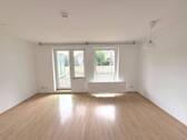 Wohnzimmer mit Terrasse - Etagenwohnung mit 54,00 m² in Bremen zur Miete