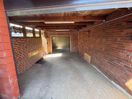 Massive Garage und Carport - 