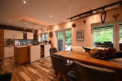 Kochen, Essen, Terrassenzugang - 4 Zimmer Einfamilienhaus in Jade