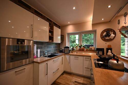 Die hochwertige Einbauküche - Einfamilienhaus mit 144,00 m&sup2; in Jade zum Kaufen