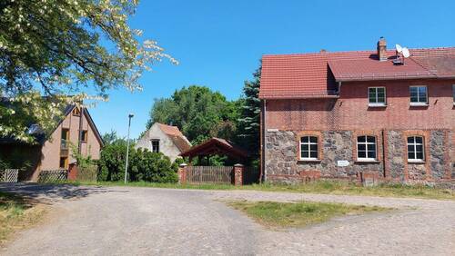 linke Haushälfte - 6 Zimmer Mehrfamilienhaus, Wohnhaus in Müncheberg
