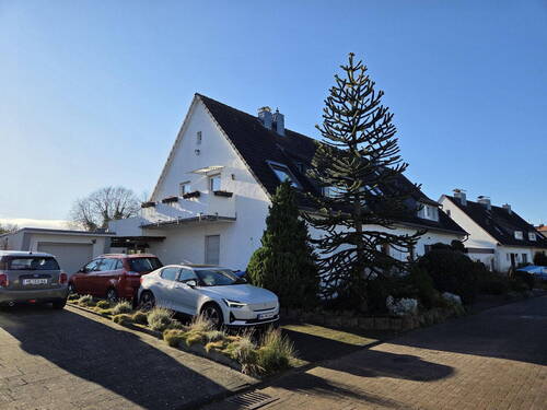 Hausansicht Frontseite - .Mehrgenerationenhaus mit Wintergarten & großem Garten in ruhiger Lage von Wülfrath