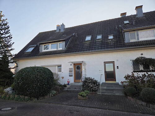 Ansicht von der Straße - 7 Zimmer Doppelhaushälfte zum Kaufen in Wülfrath