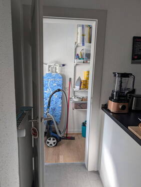 Abstellkammer 1 - 