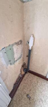 Waschmaschinenanschluss im Hauswirtschaftsraum des Obergeschosses - 