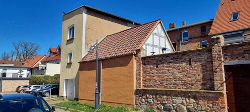 Hausrückseite am Vormittag - 