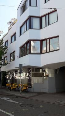 Frontansicht - PraxisräumeBüro, Stellplätze, bei Sedanplatz