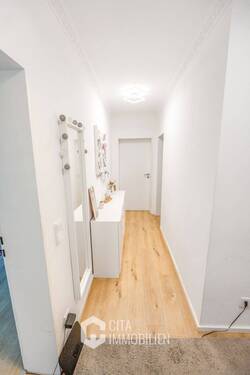 Flur - 3 Zimmer Etagenwohnung zum Kaufen in Bruchköbel