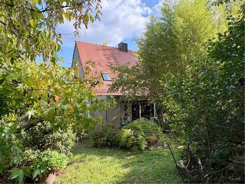 Blick vom Garten Richtung Haus - 