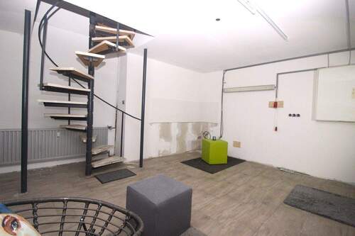 ... Küchenanschlüssen, Aufgang ... - 