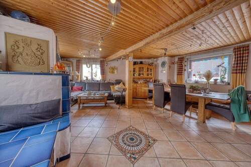 Wohnzimmer Haupthaus - Mehrfamilienhaus, Wohnhaus mit 320,80 m&sup2; in Schöffengrund / Schwalbach zum Kaufen