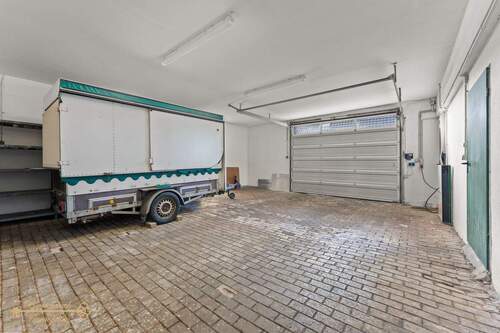 Garage - 