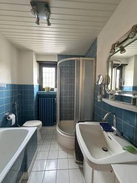 K1024_Bad mit Dusche und Badewanne - 