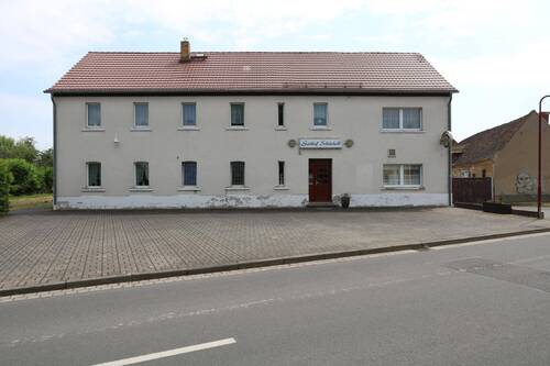 Vorderansicht - 1 Zimmer Mehrfamilienhaus, Wohnhaus in Rötha