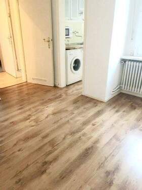 Bild 1 - Wohnen zwischen Westfalenpark und Phönixsee in einer kleinen 3 Zimmer Wohnung mit Balkon in Dortmund Hörde! Gerne auch an Studenten!