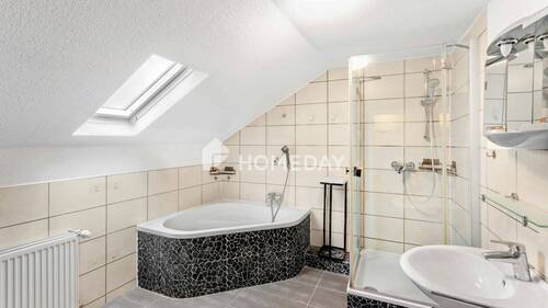 1. OG Badezimmer 1 - 