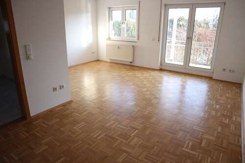 Wohnzi. Bsp. Nachbareingang - 3 Zimmer Etagenwohnung zur Miete in Lichtenau