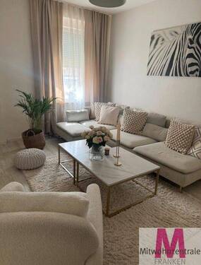  Wohnzimmer - Exklusive, frisch sanierte und möblierte 2-Zimmerwohnung in zentraler Lage in Nürnberg