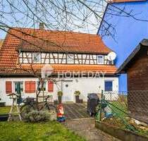 Schönes Bauernhaus mit 6 Zimmern und Garage in sehr guter Lage - Stein Deutenbach