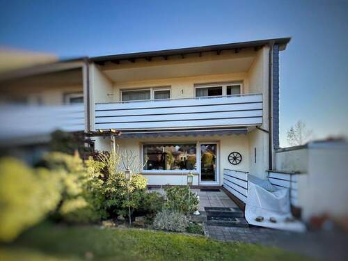 Gartenansicht - Ein gepflegtes Zuhause mit Charme und Gartenidylle!