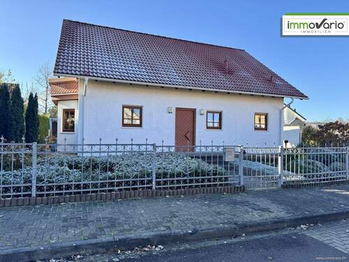 Ansicht vorn/ Hauseingang - 