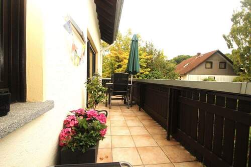 ... den Balkon mit viel Platz ... - 