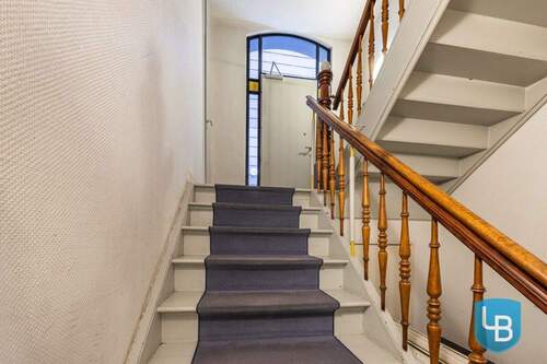 Treppenhaus Keller mit Hauseingang - 