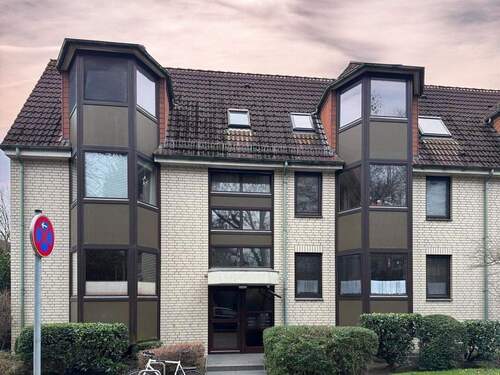 Außenansicht - Urbanes Wohnglück in Horn-Lehe, 3 Zimmer mit Balkon & Tiefgaragen-Komfort