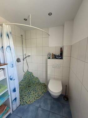 Gästebad mit Dusche in EG - 