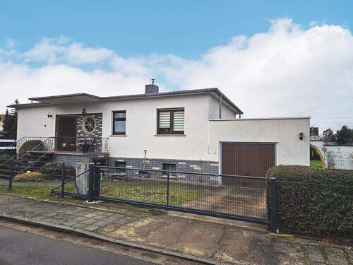 Vorderansicht - 4 Zimmer Einfamilienhaus zum Kaufen in Arzberg