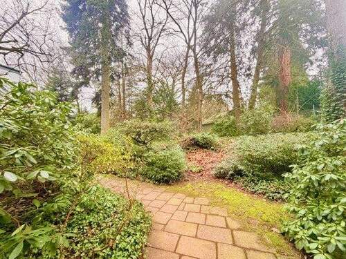 Blick vor der Haustür - 3 Zimmer Etagenwohnung in Kronberg