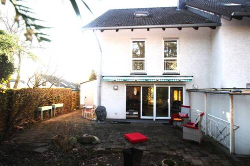 Zugang zum Kellerbereich des Hauses - 