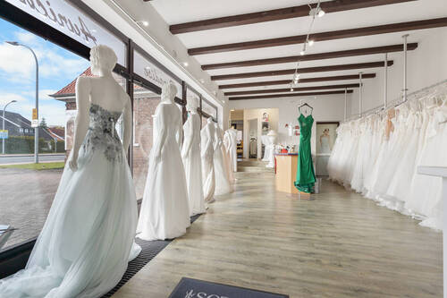 Showroom - Mehrfamilienhaus, Wohnhaus mit 75,00 m&sup2; in Aurich zum Kaufen