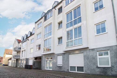 Außenansicht - 2-Zimmer-Wohnung mit Balkon und Stellplatz in Magdeburg-Cracau nahe der Elbe
